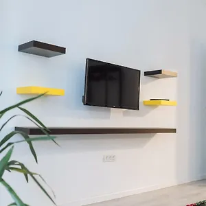 Center - Quinet Large Apartment